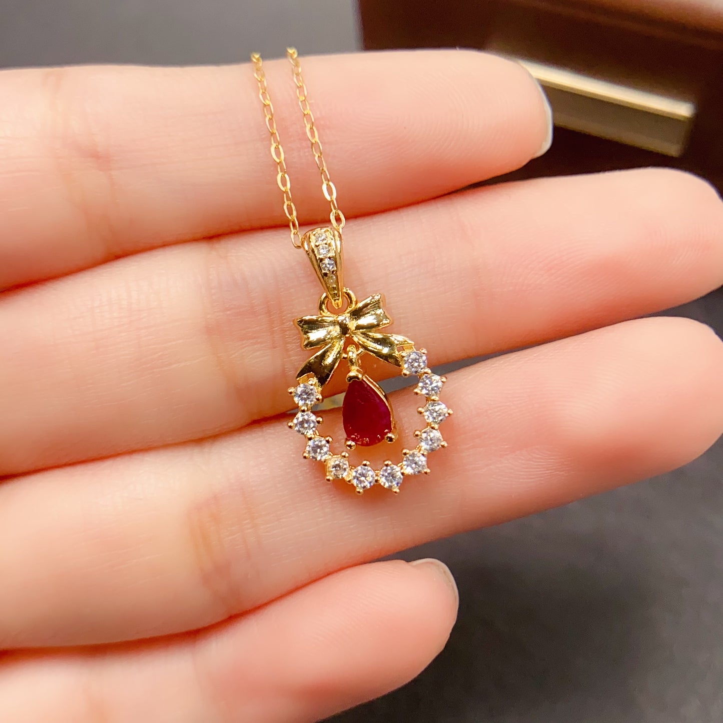 Natural Ruby Pendant 4*6mm Bowknot Cute Style Gold Setting European-American Look S925 Silver Setting Rich Pigeon Blood High Clarity Full Fire Light Luxury Minimalist Choker Necklace Gift