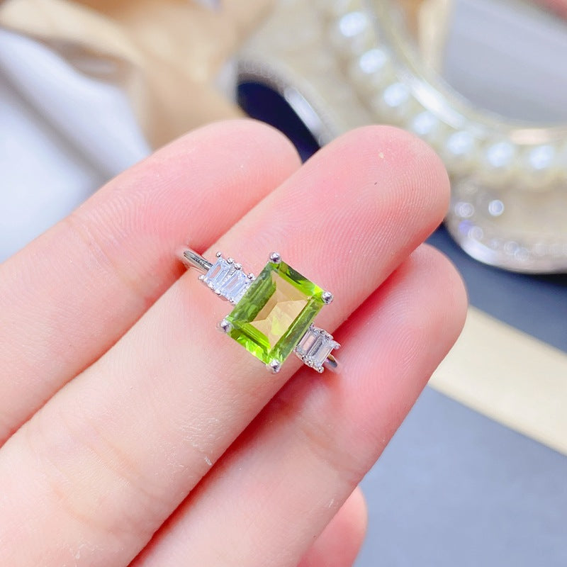 S925 Peridot Women's Ring Delicate Design Sense Main Stone 6*8mm