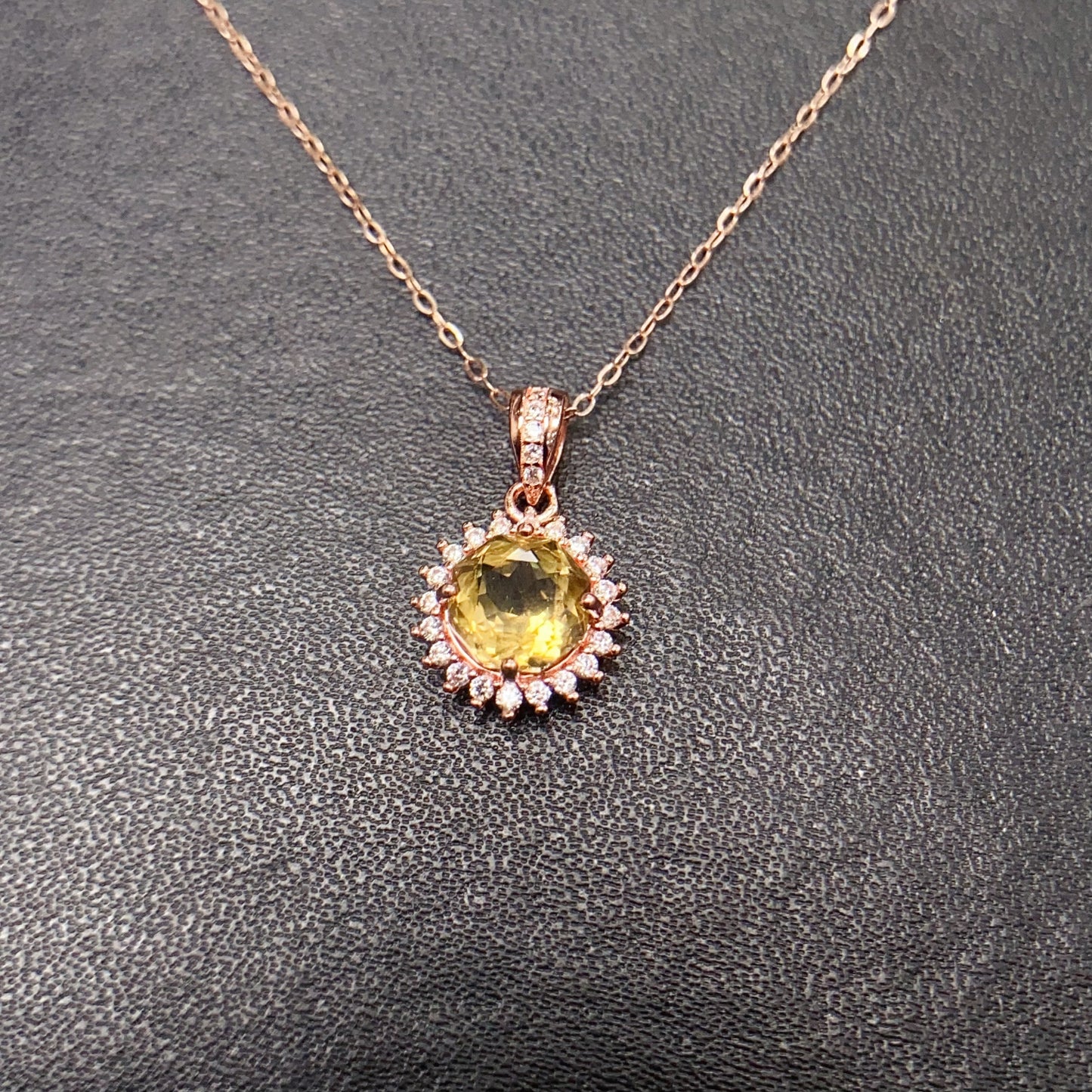 Natural Citrine Pendant Necklace, Round Cut Simple Style, High Quality 925 Silver Setting, 6x6mm+  Product Title (Chinese):