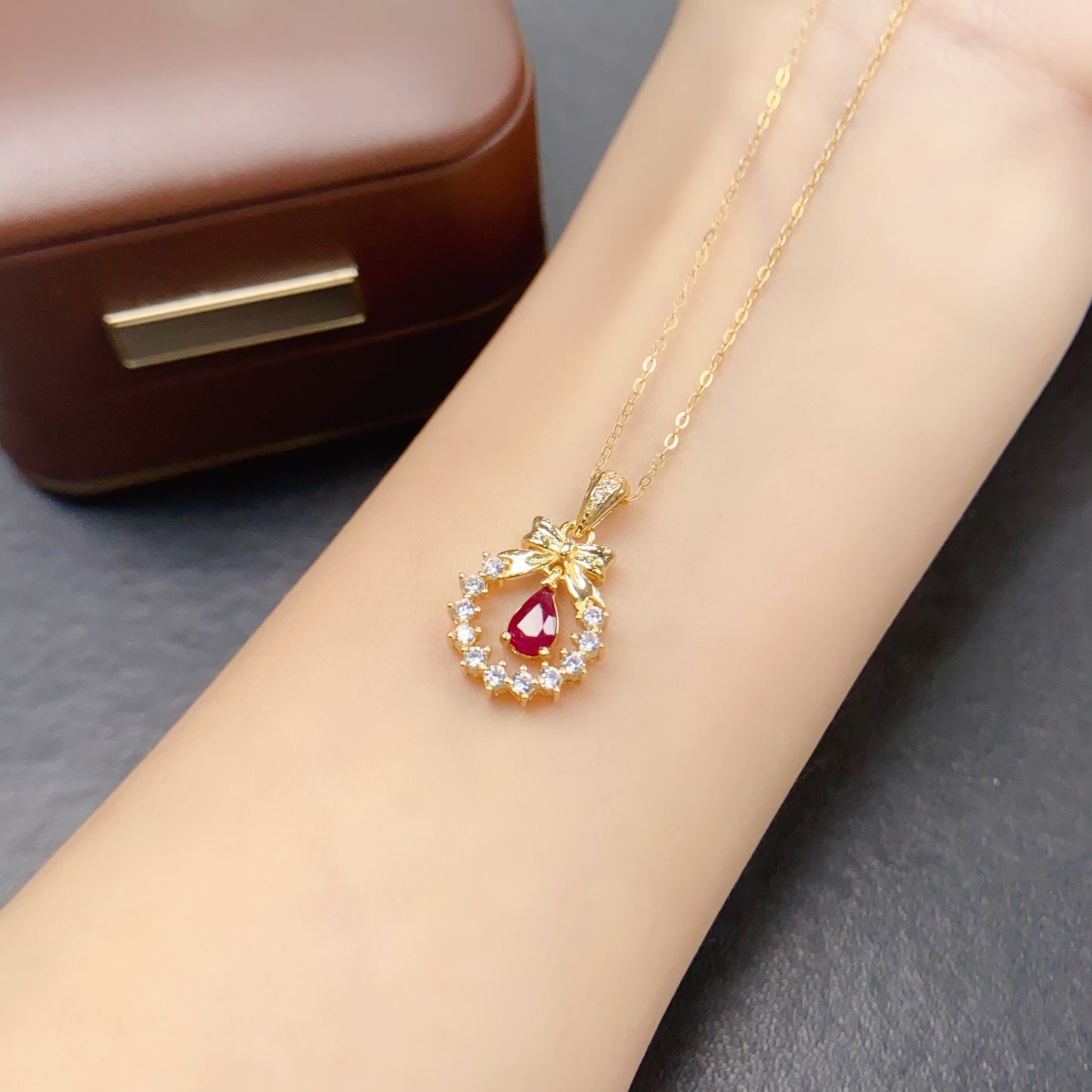 Natural Ruby Pendant 4*6mm Bowknot Cute Style Gold Setting European-American Look S925 Silver Setting Rich Pigeon Blood High Clarity Full Fire Light Luxury Minimalist Choker Necklace Gift