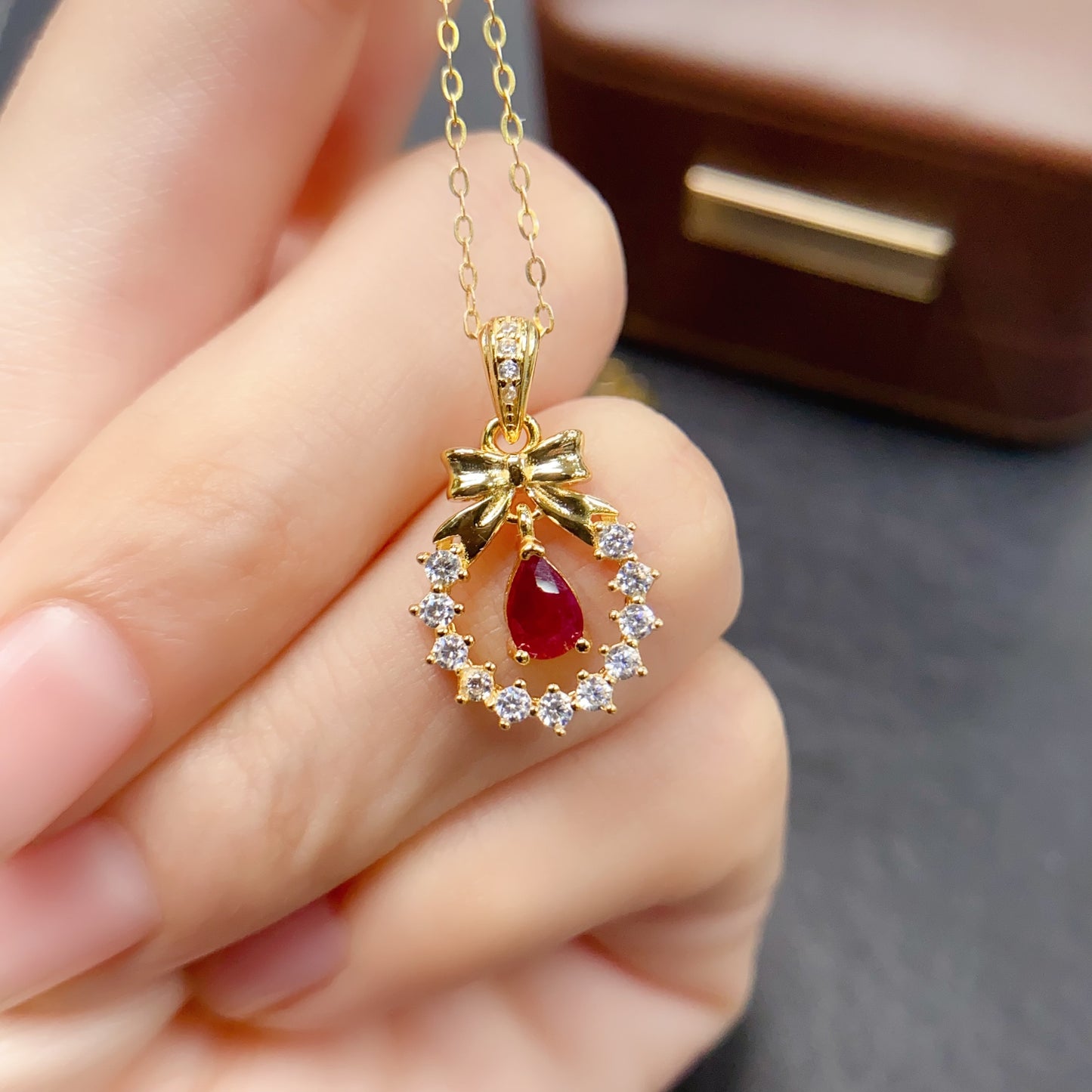 Natural Ruby Pendant 4*6mm Bowknot Cute Style Gold Setting European-American Look S925 Silver Setting Rich Pigeon Blood High Clarity Full Fire Light Luxury Minimalist Choker Necklace Gift