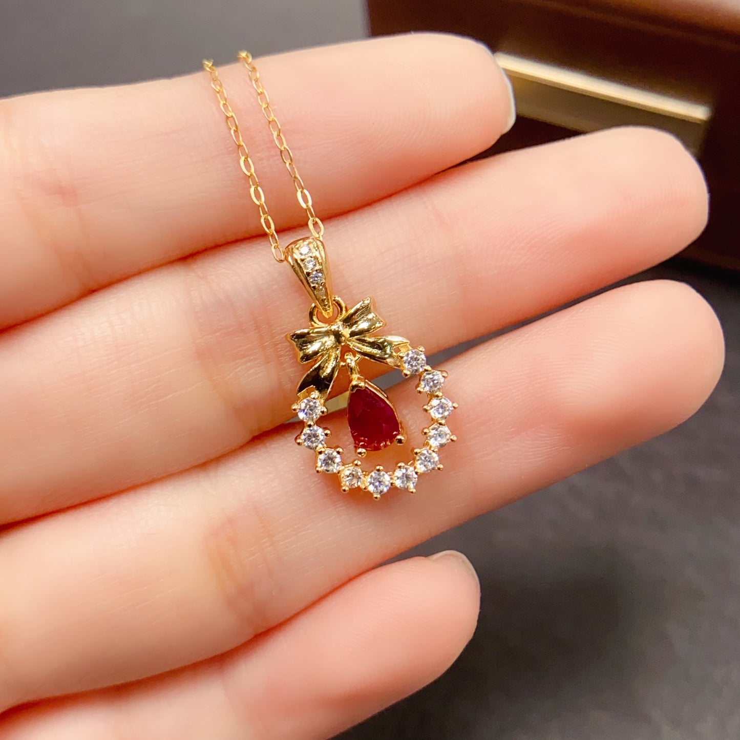 Natural Ruby Pendant 4*6mm Bowknot Cute Style Gold Setting European-American Look S925 Silver Setting Rich Pigeon Blood High Clarity Full Fire Light Luxury Minimalist Choker Necklace Gift