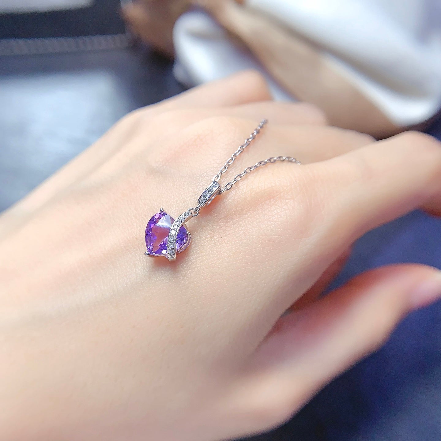 Natural Amethyst Heart Pendant 8*8mm Heart Shape S925 Silver Setting Mysterious Purple High Clarity Full Fire Romantic Heart Simple Light Luxury Versatile Choker Necklace Ins Style Gift