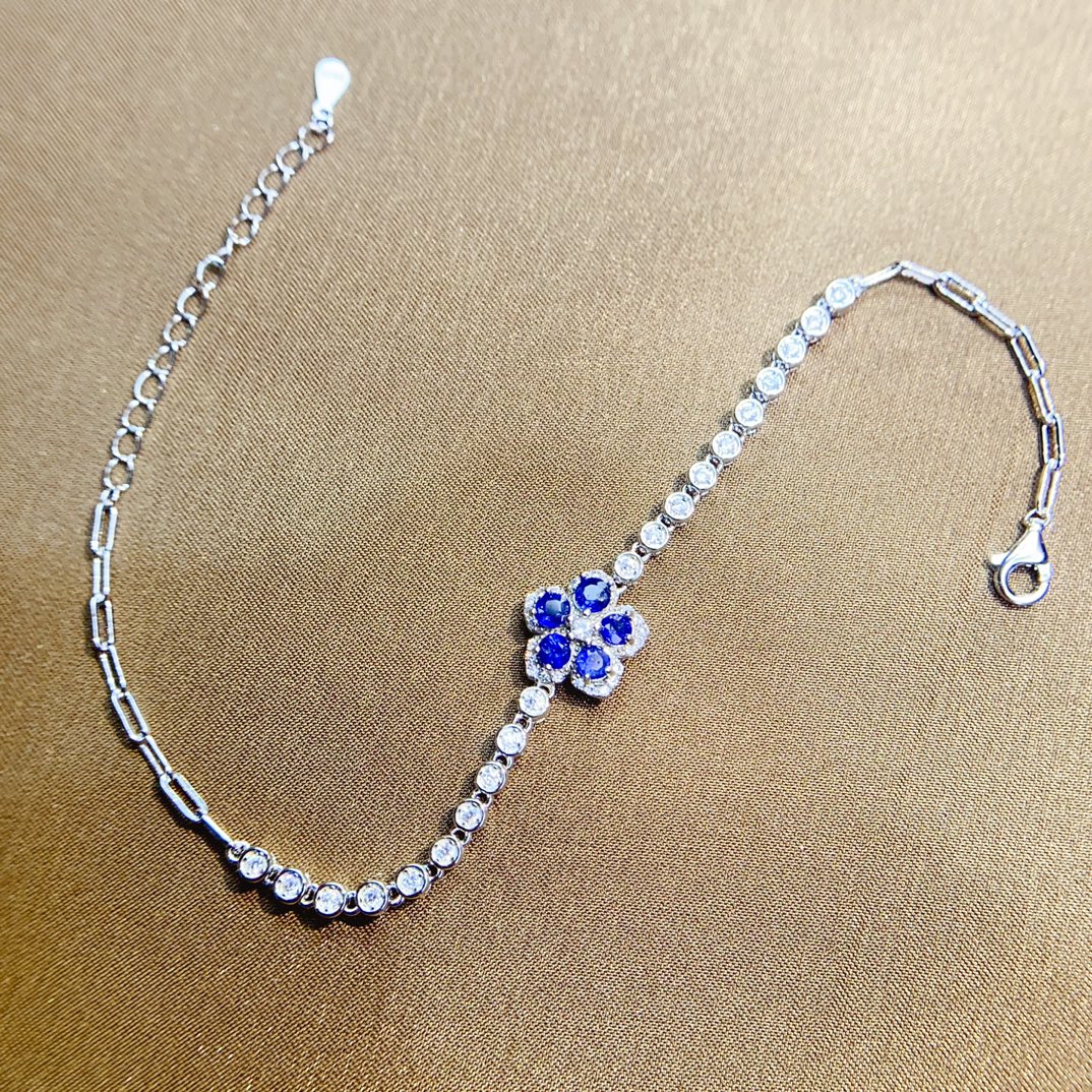 Natural Sapphire Flower Bracelet 3*3mm Simple Fashion Style S925 Silver Setting Fresh Floral Design High Clarity Full Fire Versatile Thin Chain Ins Style Gift