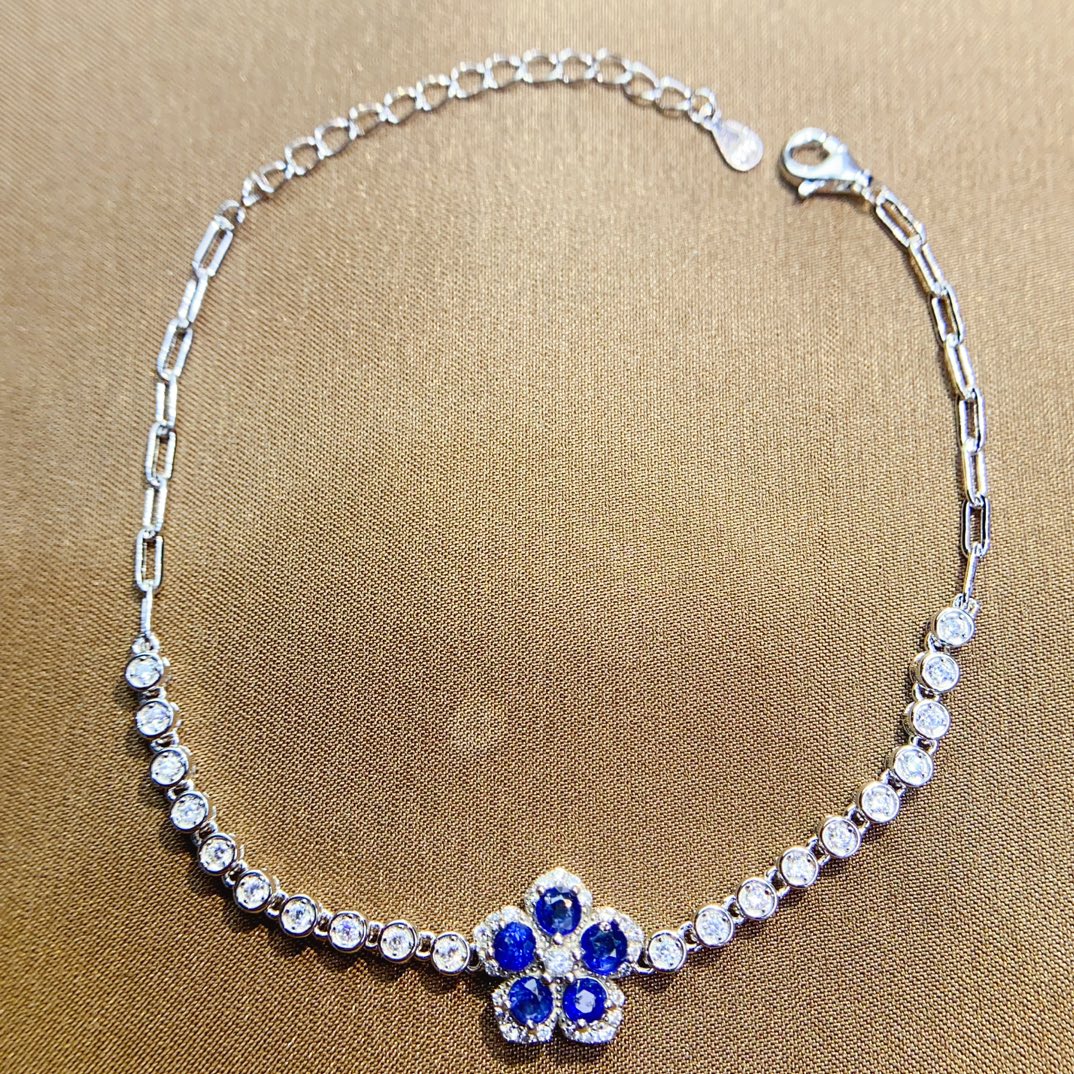 Natural Sapphire Flower Bracelet 3*3mm Simple Fashion Style S925 Silver Setting Fresh Floral Design High Clarity Full Fire Versatile Thin Chain Ins Style Gift