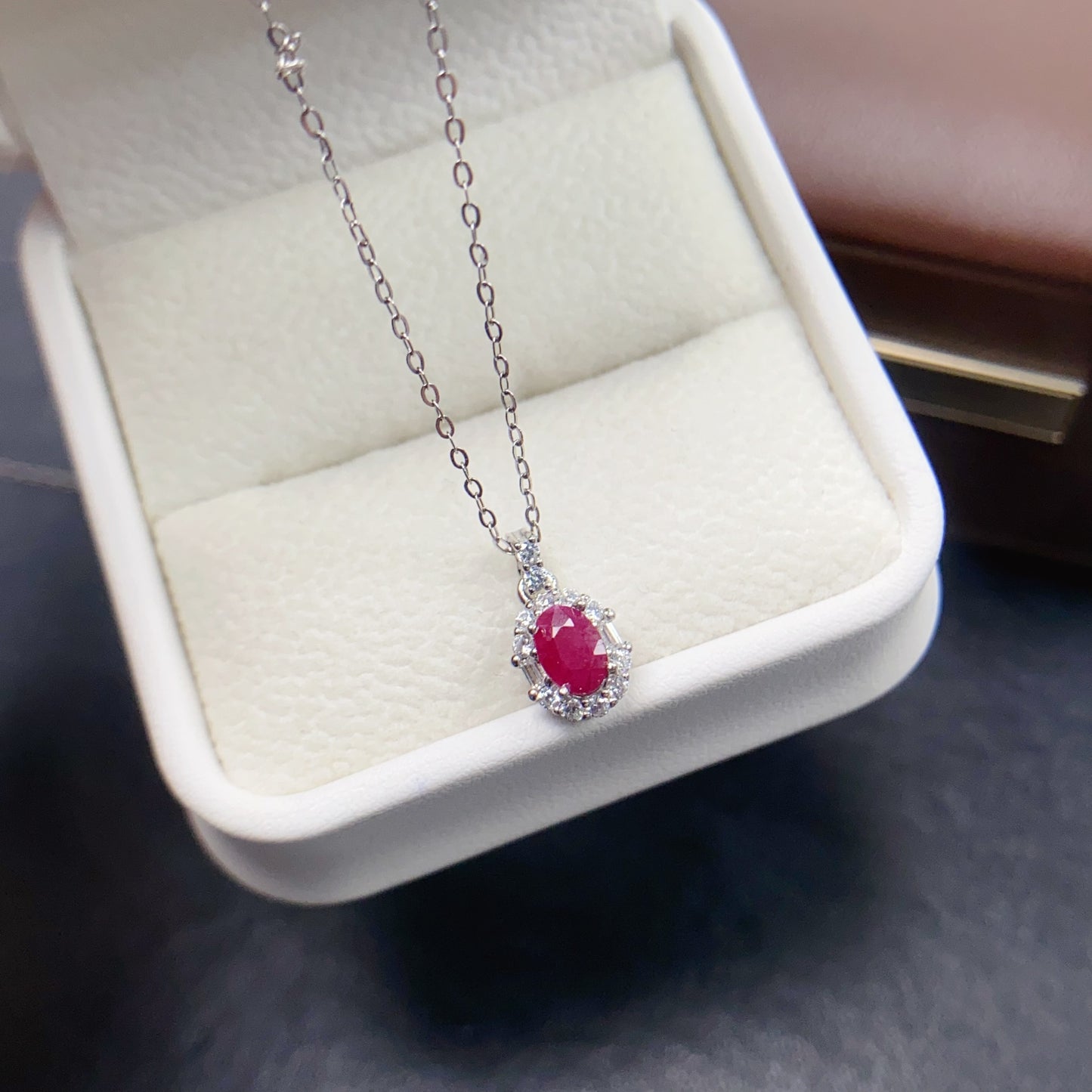 Natural Ruby Pendant 4*6mm Simple Design High Clarity Pigeon Blood Red Full Fire S925 Silver Setting Light Luxury Versatile Choker Necklace Ins Style Gift