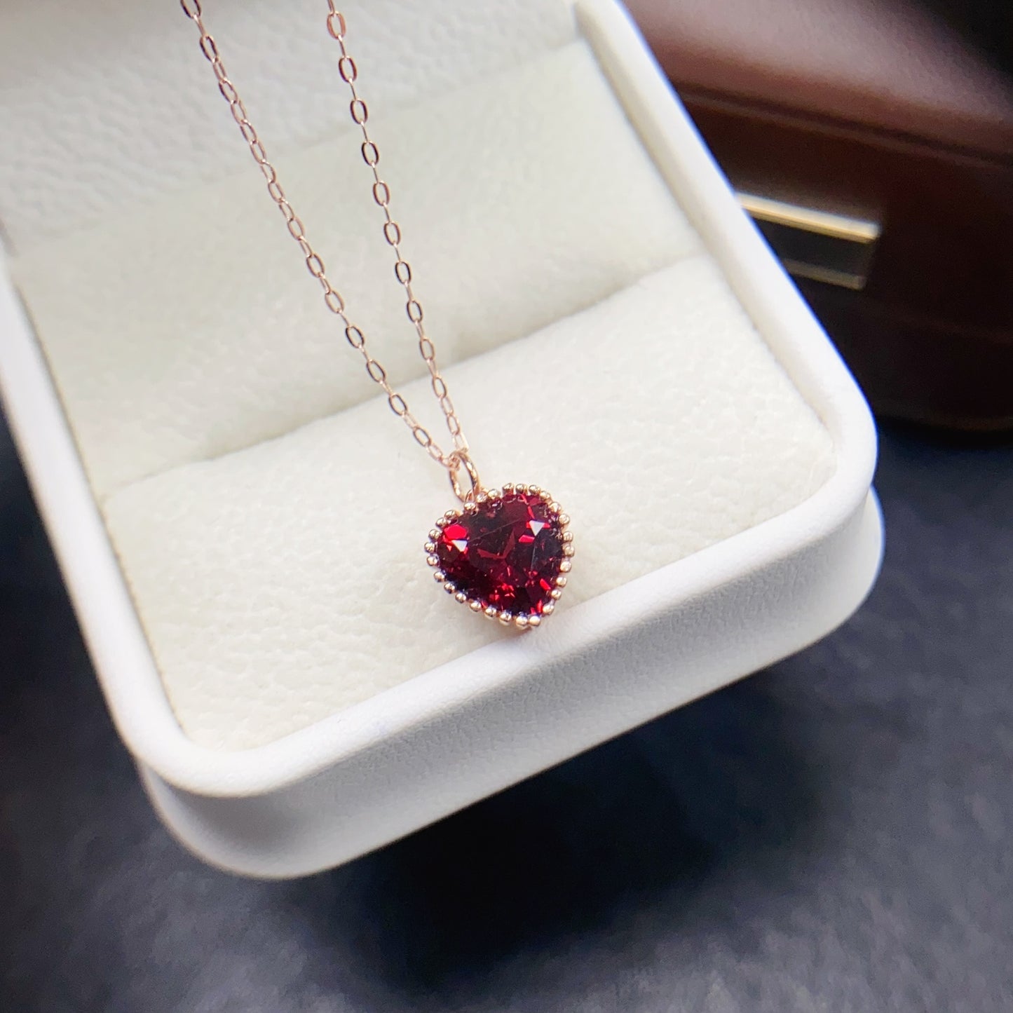 Natural Garnet Heart Pendant 8*8mm High Clarity Full Fire Rich Wine-Red S925 Silver Setting Simple Light Luxury Versatile Choker Necklace Ins Style Gift