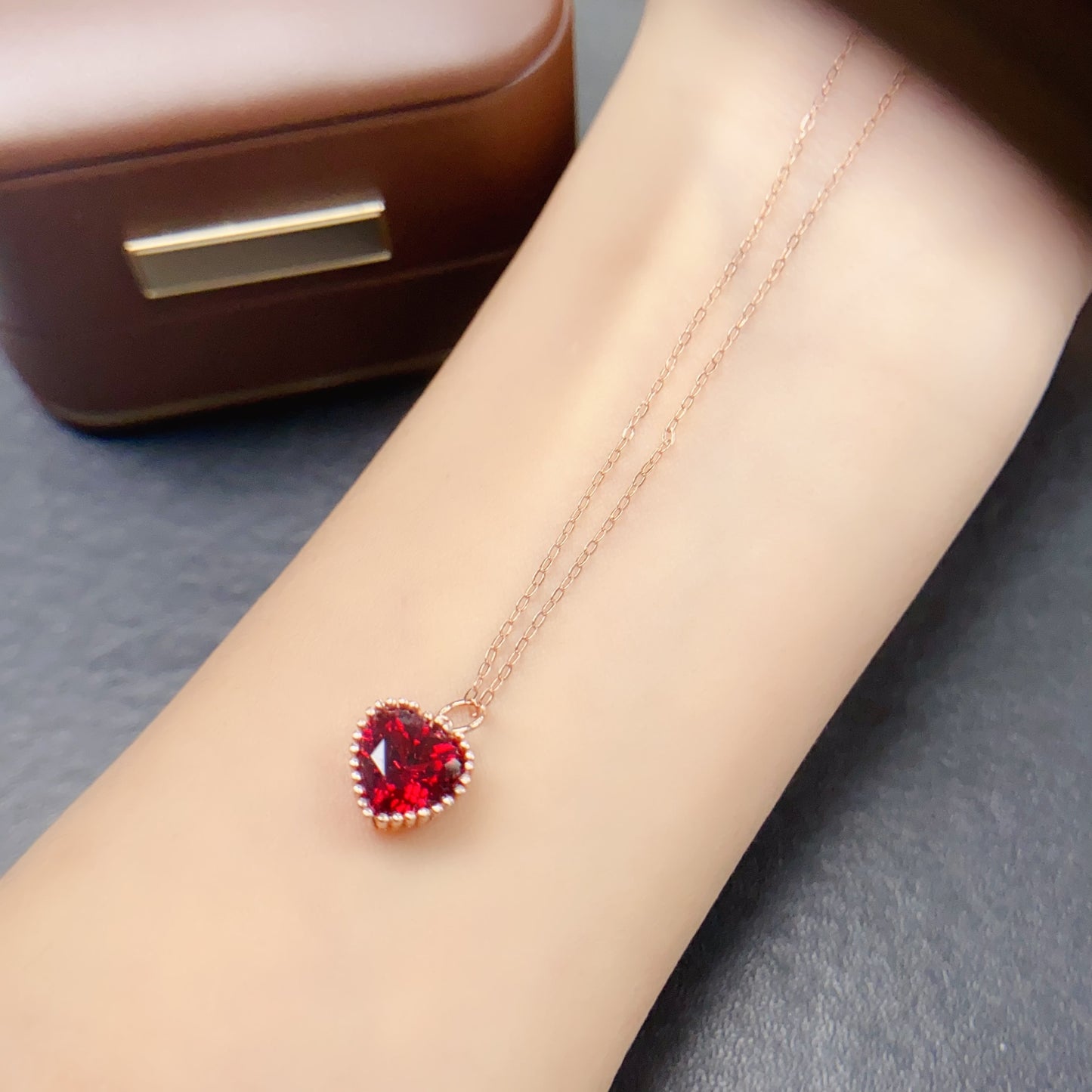 Natural Garnet Heart Pendant 8*8mm High Clarity Full Fire Rich Wine-Red S925 Silver Setting Simple Light Luxury Versatile Choker Necklace Ins Style Gift