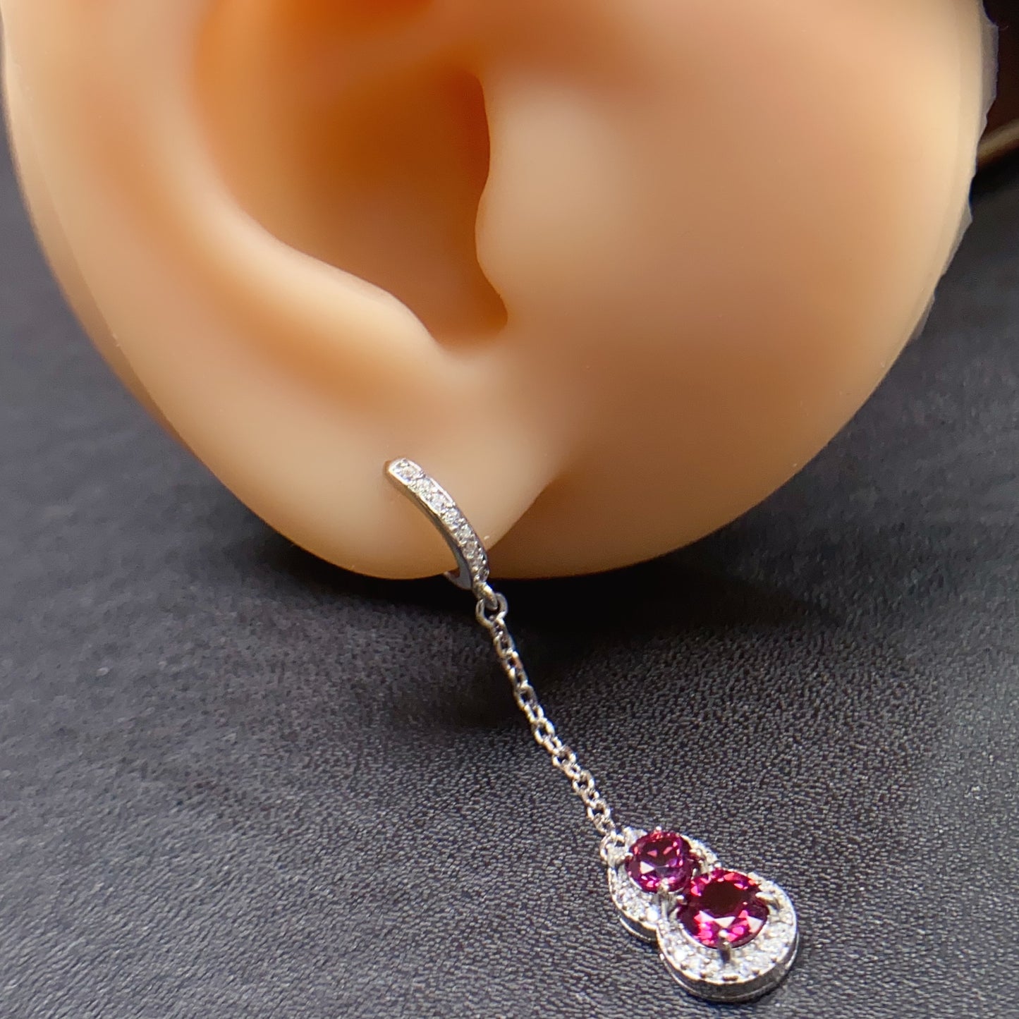 Natural Magnesite Garnet Gourd Ear Cuff 44+55mm High Clarity Full Fire Bright Green S925 Silver Setting Gourd Symbolizes Fortune Light Luxury Minimalist Ins Style Gift