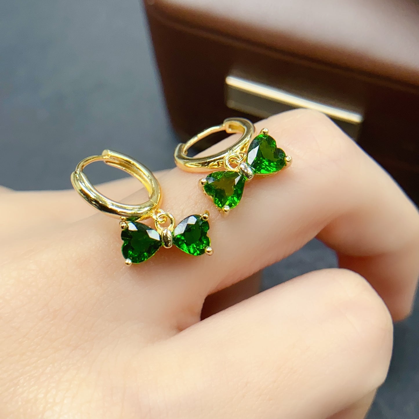 Natural Chrome Diopside Bowknot Ear Cuff 5*5mm High Clarity Full Fire Bright Green S925 Silver Setting Sweet Cute Light Luxury Minimalist Ins Style Gift