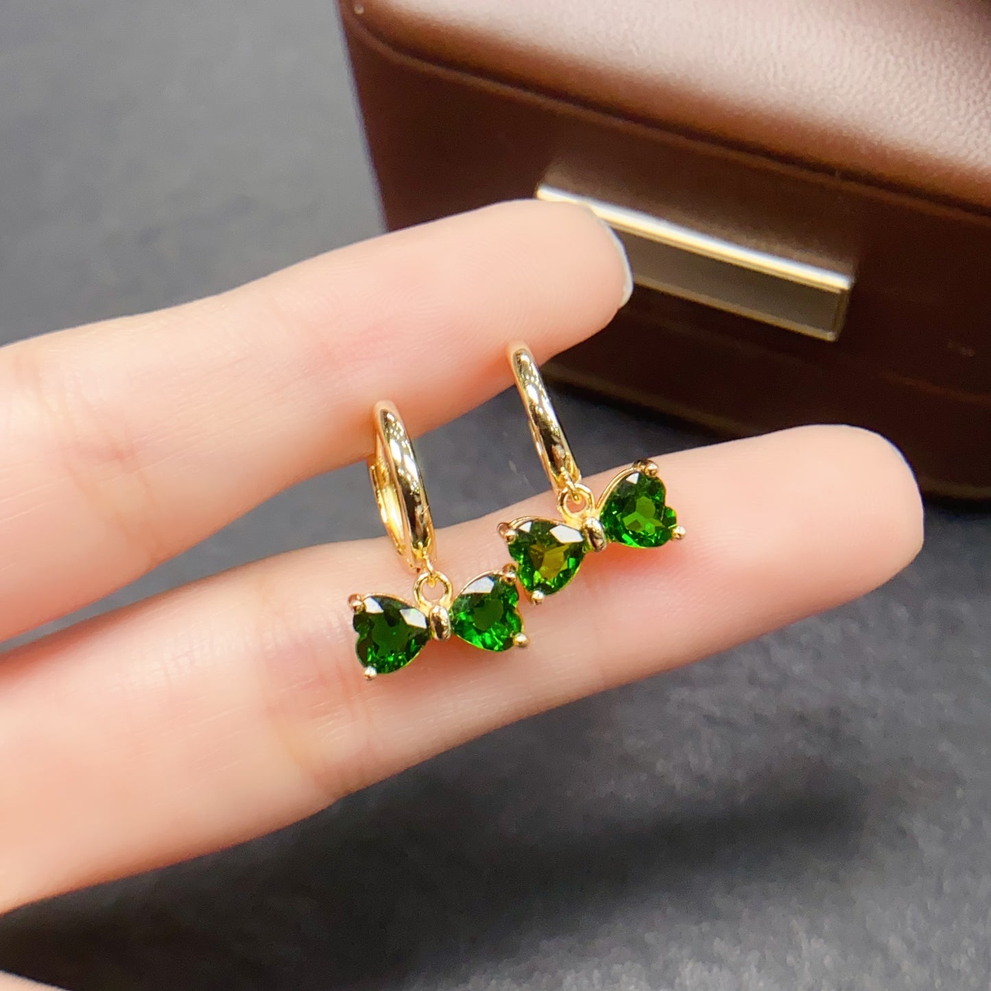 Natural Chrome Diopside Bowknot Ear Cuff 5*5mm High Clarity Full Fire Bright Green S925 Silver Setting Sweet Cute Light Luxury Minimalist Ins Style Gift