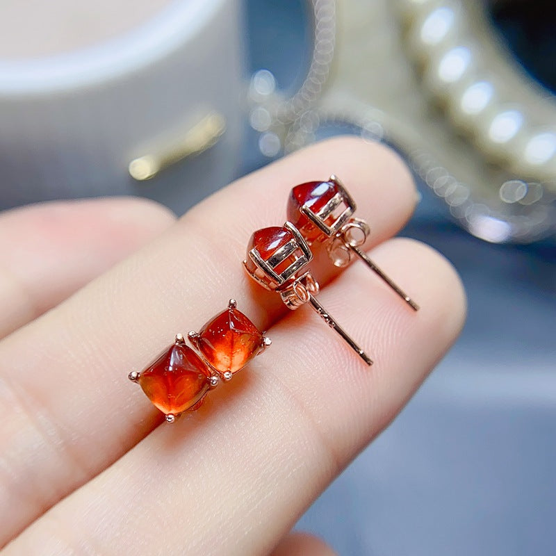 S925 new simple fashion natural sugar tower garnet women's earrings