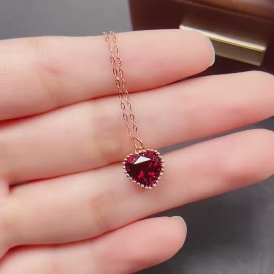 Natural Garnet Heart Pendant 8*8mm High Clarity Full Fire Rich Wine-Red S925 Silver Setting Simple Light Luxury Versatile Choker Necklace Ins Style Gift